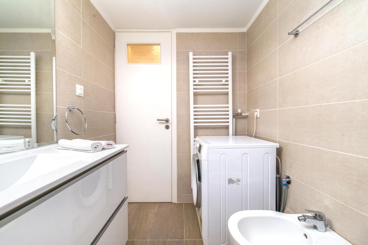 Apartament Urban Luxury On A Quiet Street In The Center Of Ateny Zewnętrze zdjęcie