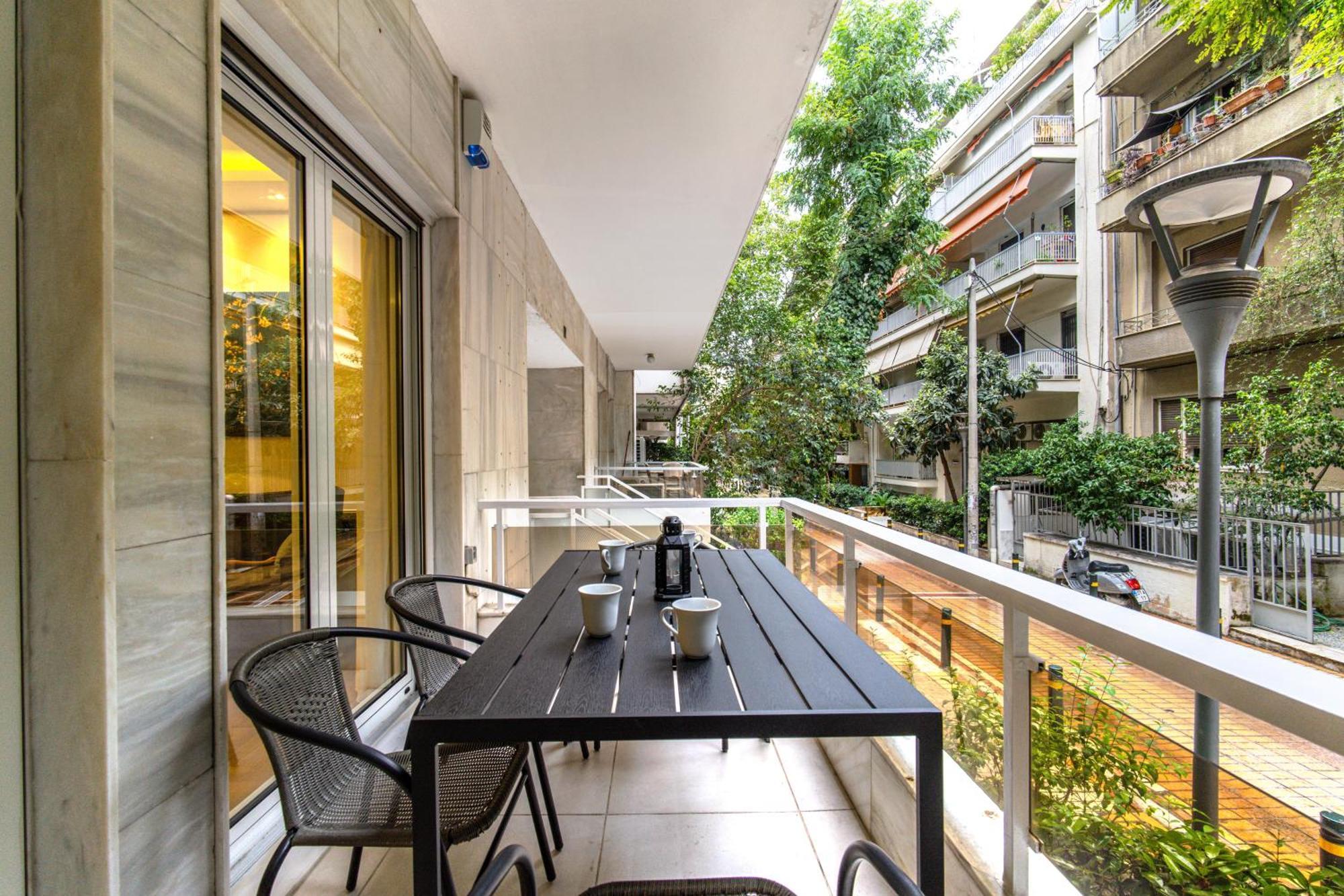 Apartament Urban Luxury On A Quiet Street In The Center Of Ateny Zewnętrze zdjęcie
